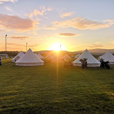 Nine Yards Bell Tents Castletown Exterior foto